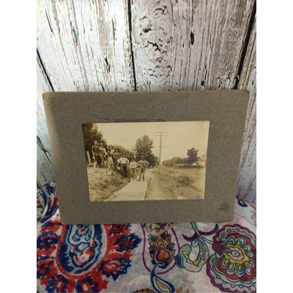 Antique Photography Working Men With Shovels 1800’s / Early 1900 Matted “Working - Picture 13 of 15